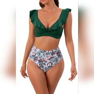 NWOT Tropical Green Swimsuit Set V Ruffle Swim Top Tummy Tuck Bikini Bottom